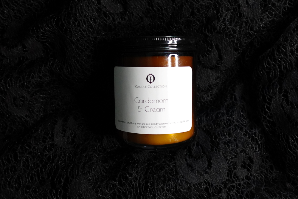 8oz Candle Cardamom & Cream