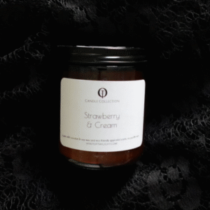 8oz Candle Strawberries and Cream