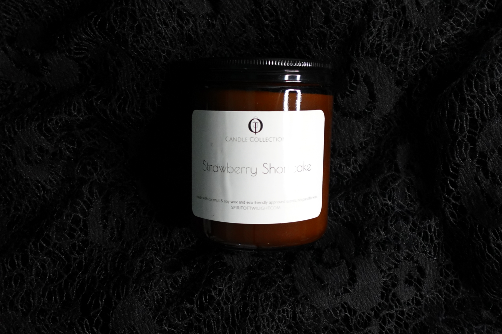 8oz Candle Strawberry Shortcake