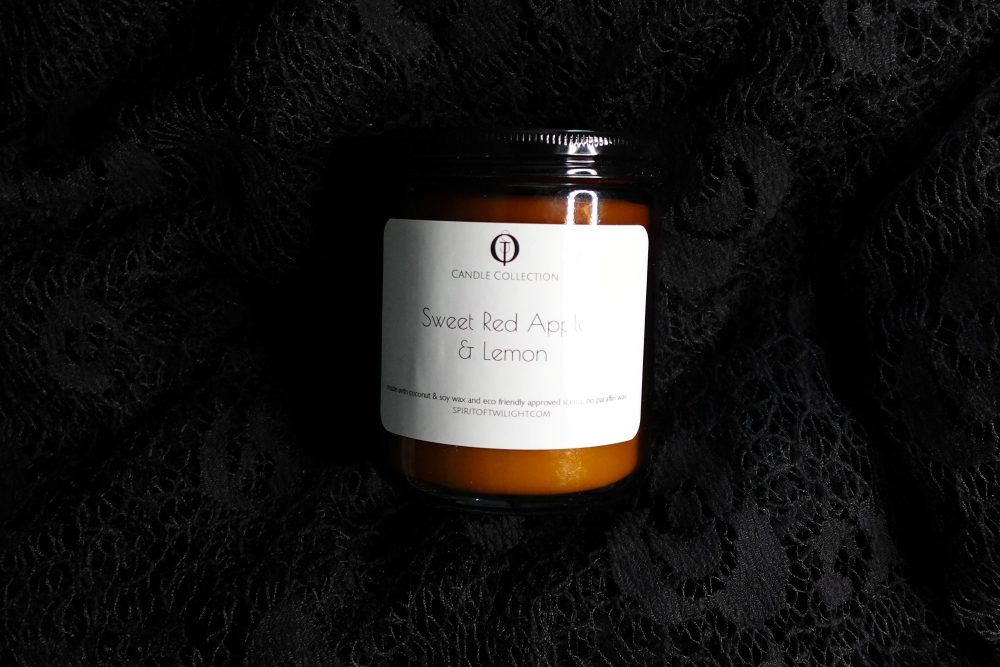 8oz Candle Sweet Red Apple & Lemon